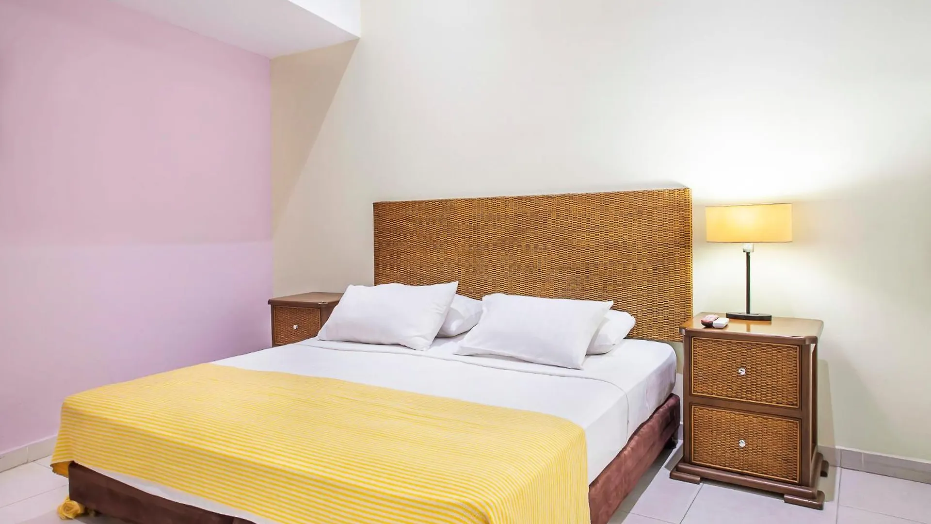 Hotel Santorini Casablanca Papares